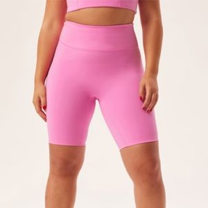 NWT girlfriend collective luxe bike short bubblegum m